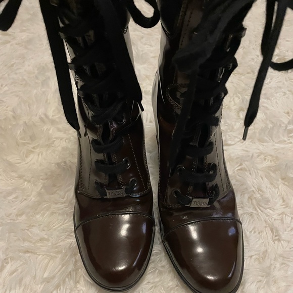 Gorgeous Tod’s leather lace up boots - Picture 9 of 14